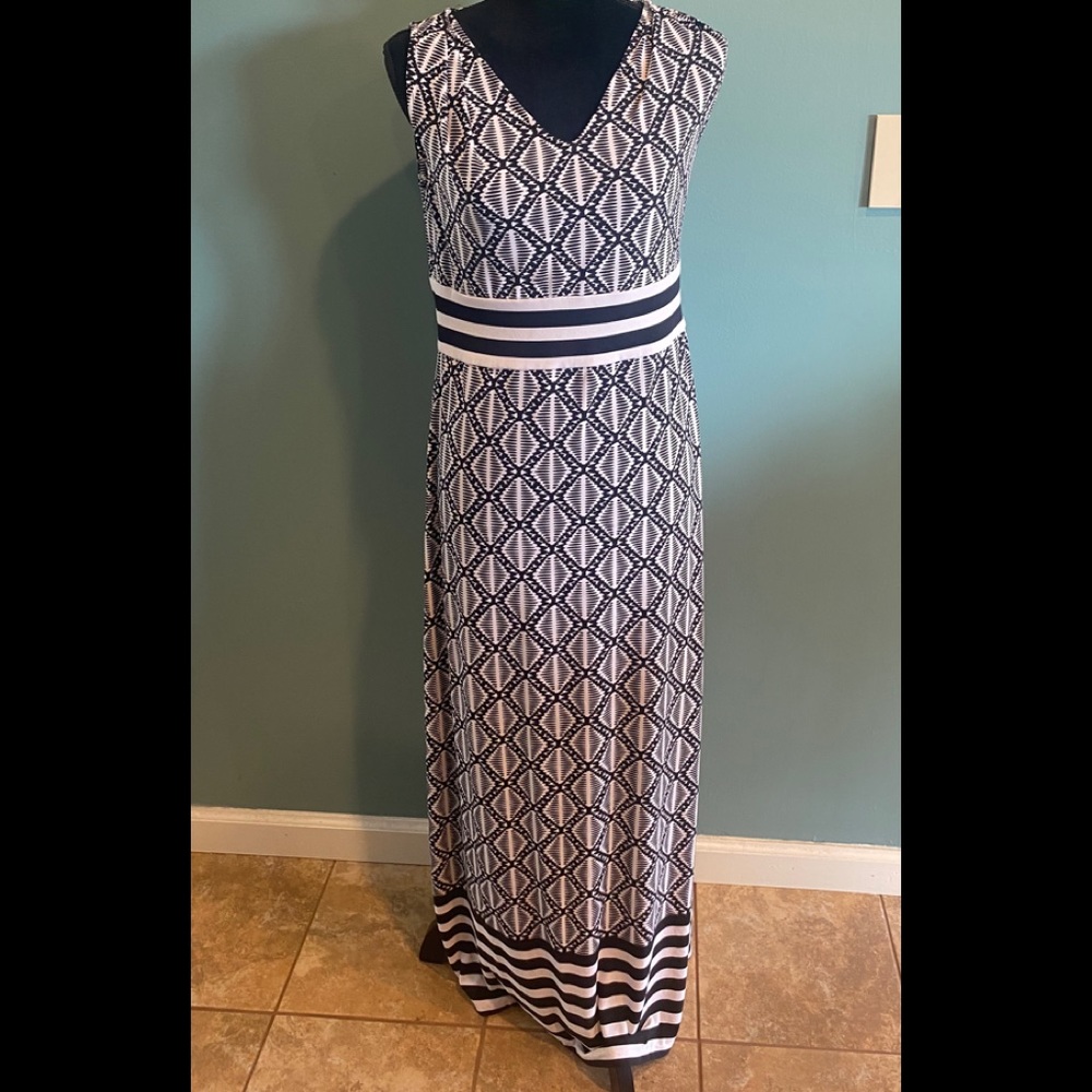 Chico’s Black & White  Sleeveless Maxi Dress